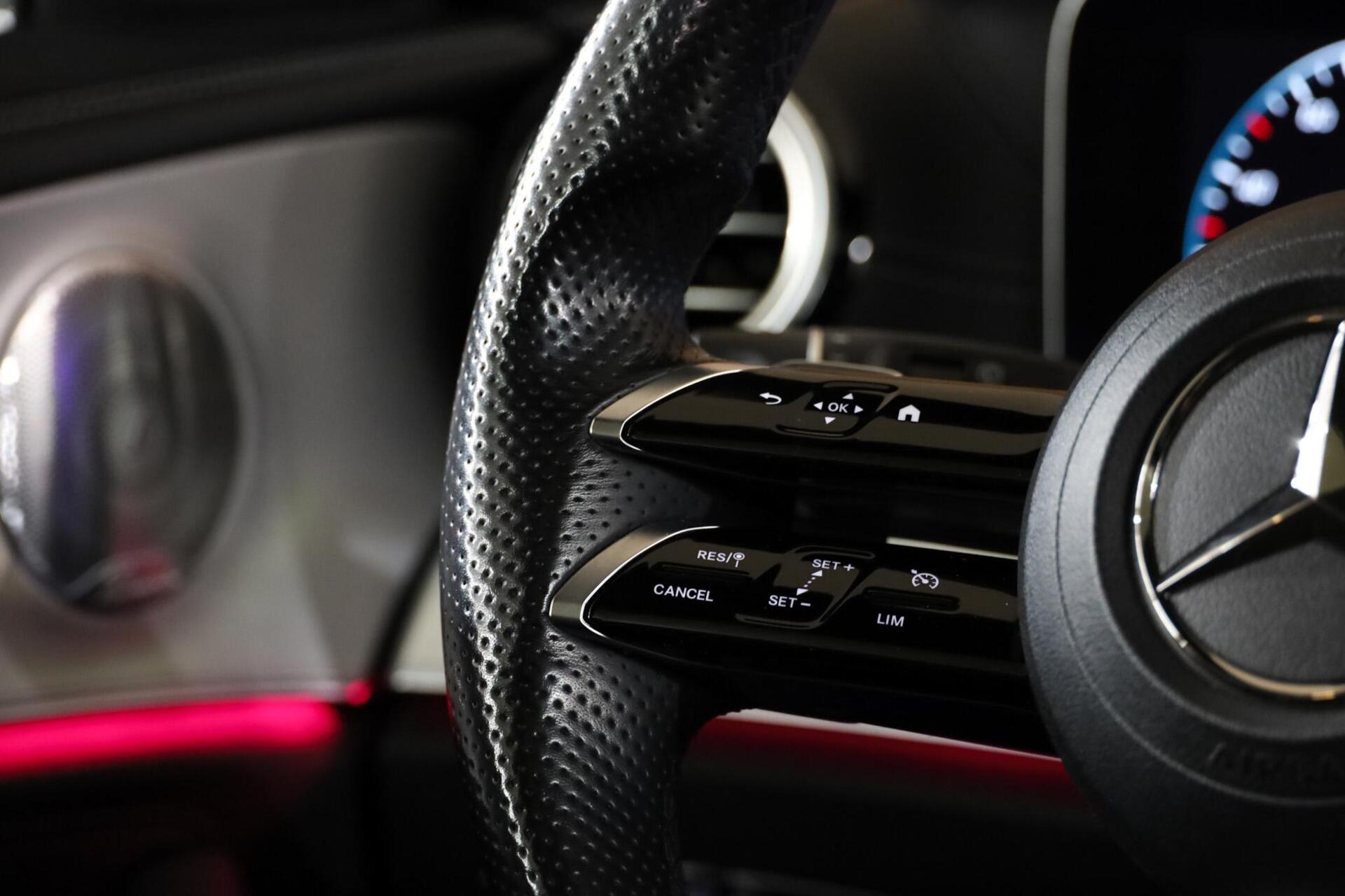 Mercedes-Benz E-Klasse Estate 300e AMG Line - 21