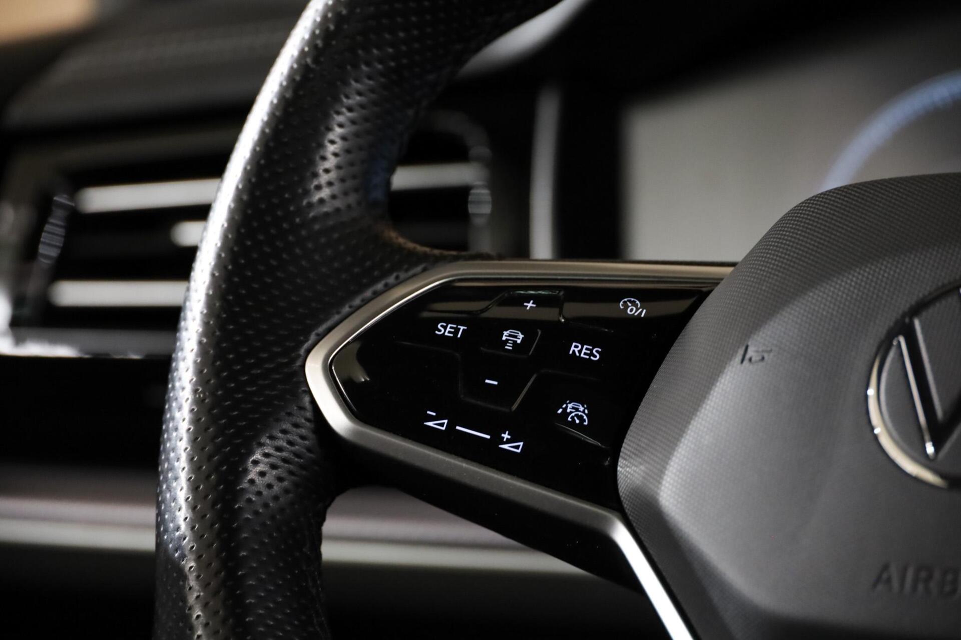 Volkswagen Touareg 3.0 TSIe R-Line|ACC|Pano|HUD|Luchtvering| - 16