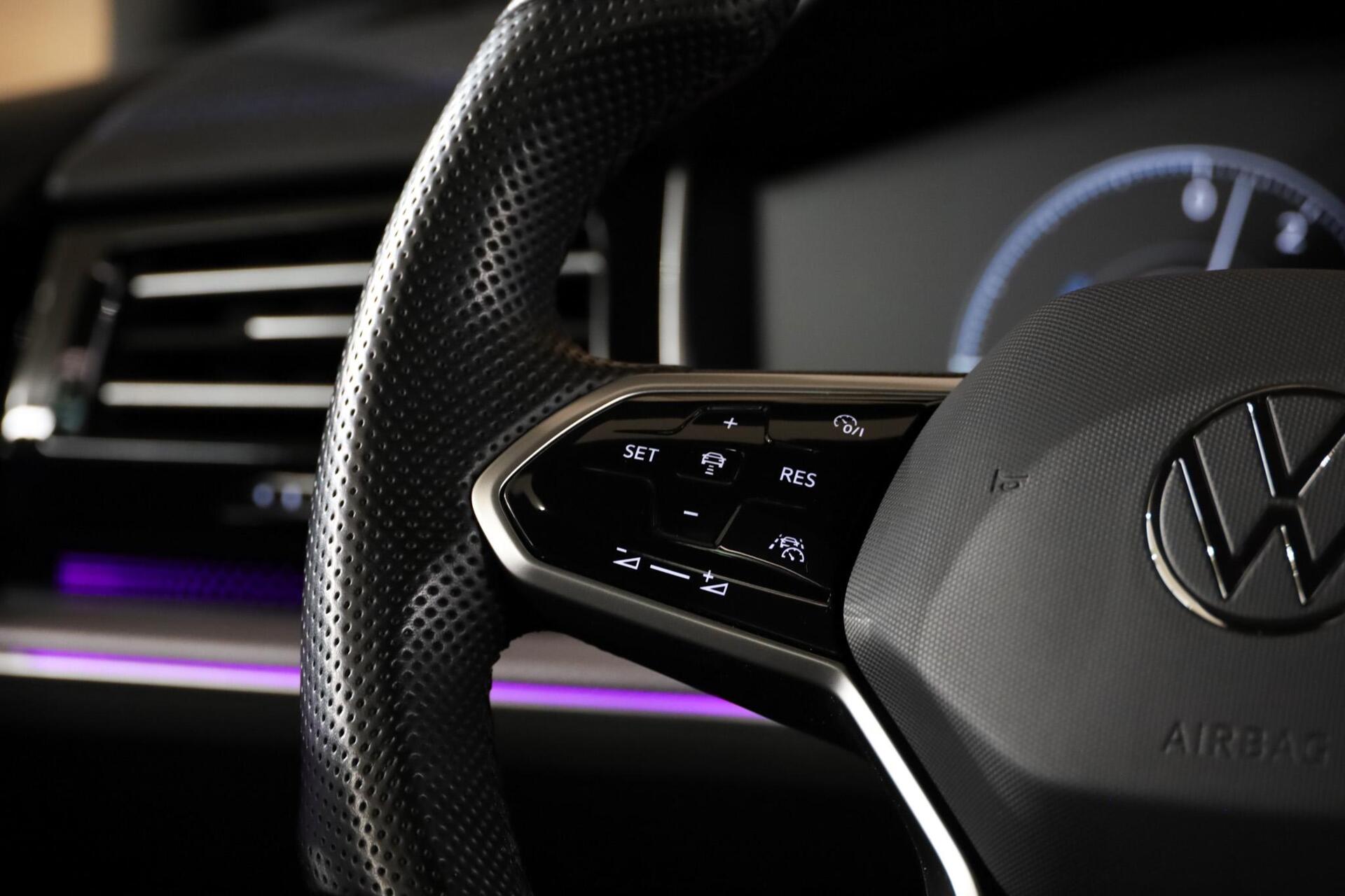 Volkswagen Touareg 3.0 TSIe 4MOTION|Massage|Nachtzicht|Pano| - 11