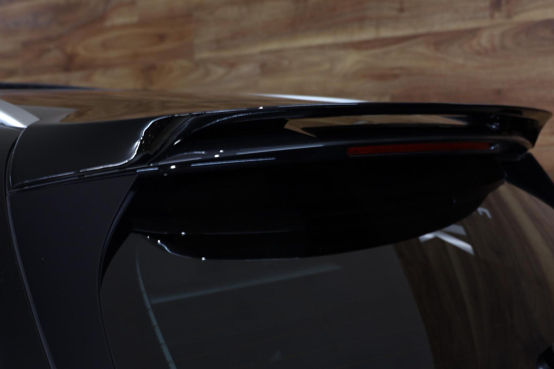 Mercedes-Benz GLC 300e 4MATIC AMG Line - 26