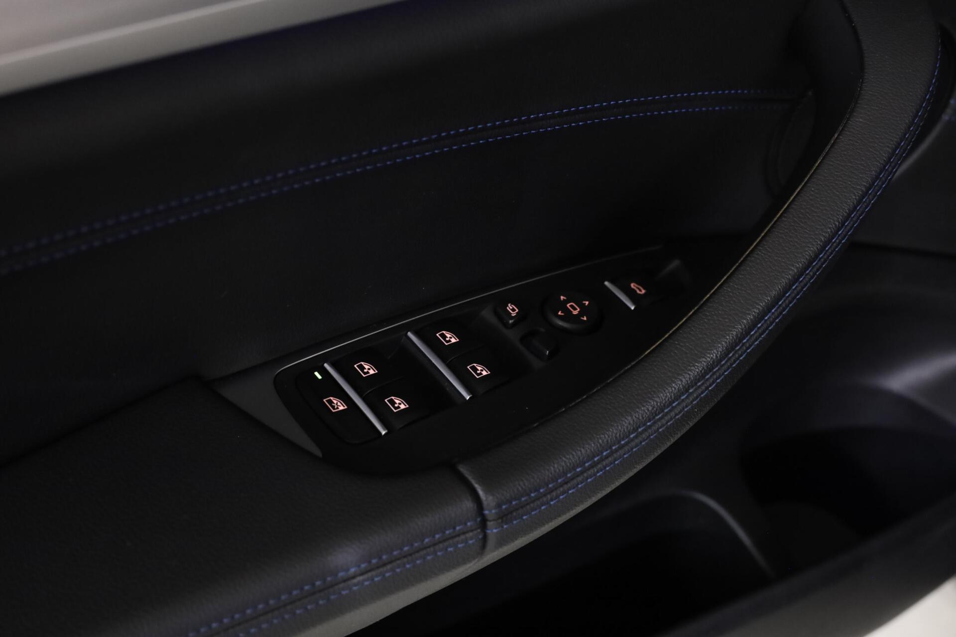 BMW X4 xDrive20i High Executive|Sport stoelen|Ambianceverlichting| - 19