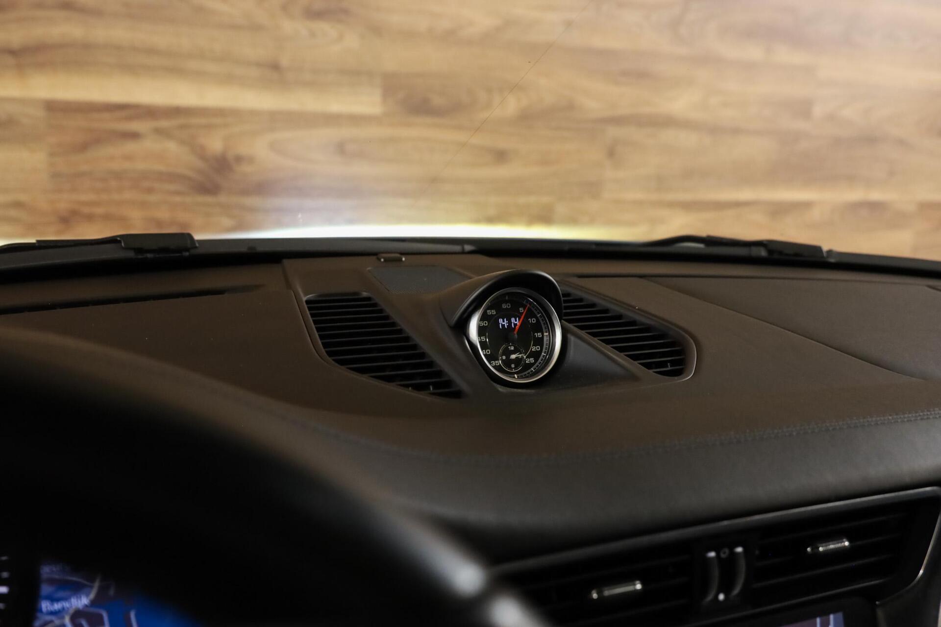 Porsche 911 3.0 Carrera S - 35